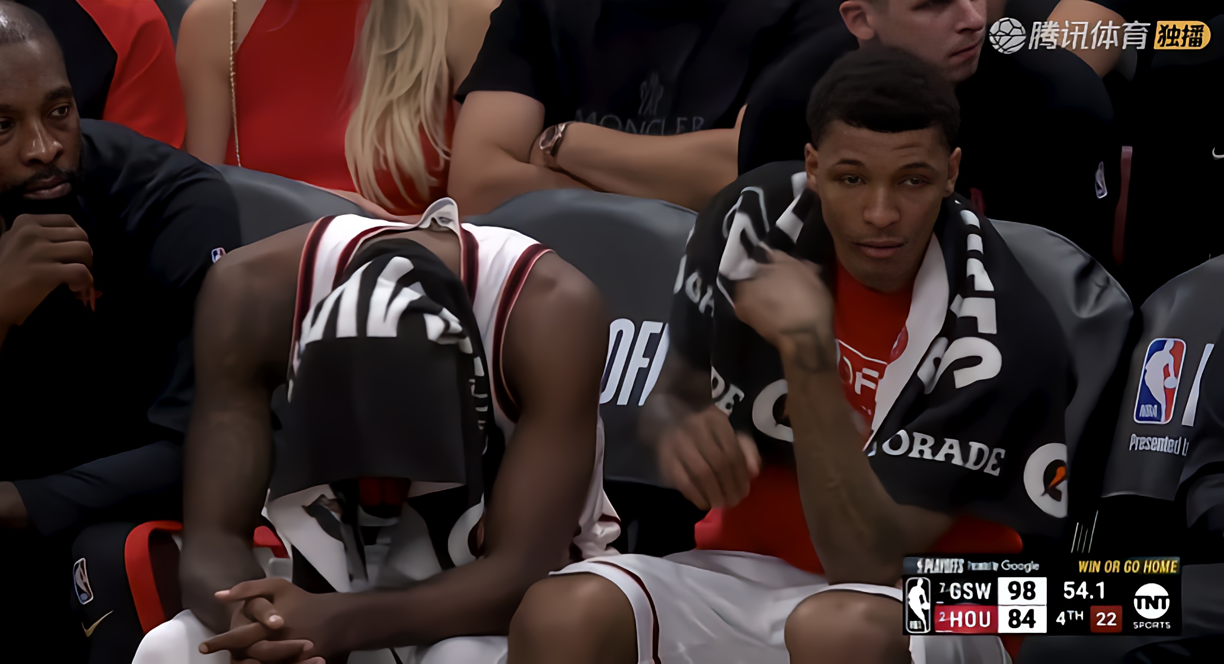 季后赛关键时刻球员受伤退出的简单介绍 季后赛关键时刻球员受伤退出的简单介绍