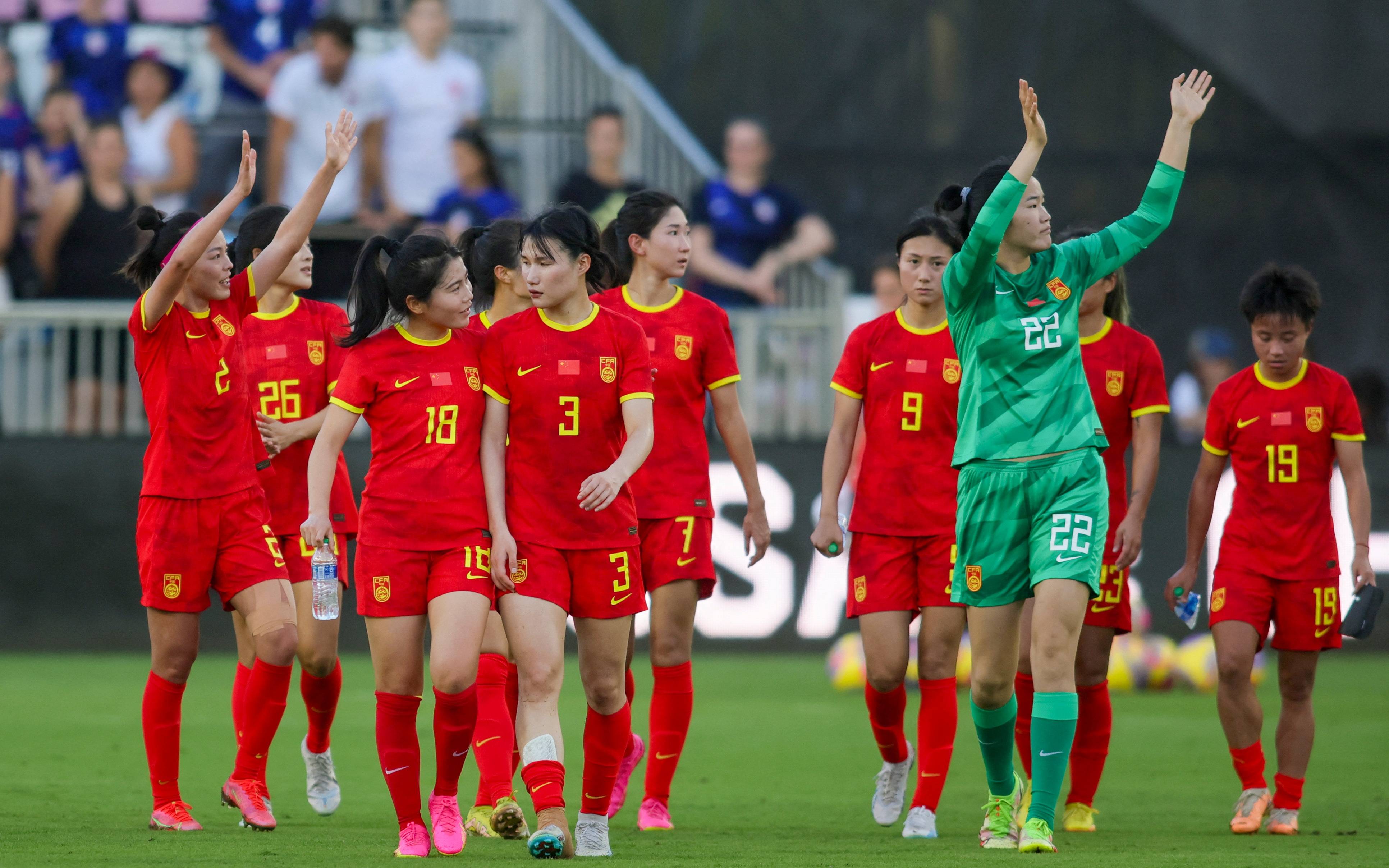 包含巴西女足新一代球员崭露头角，备受关注的词条