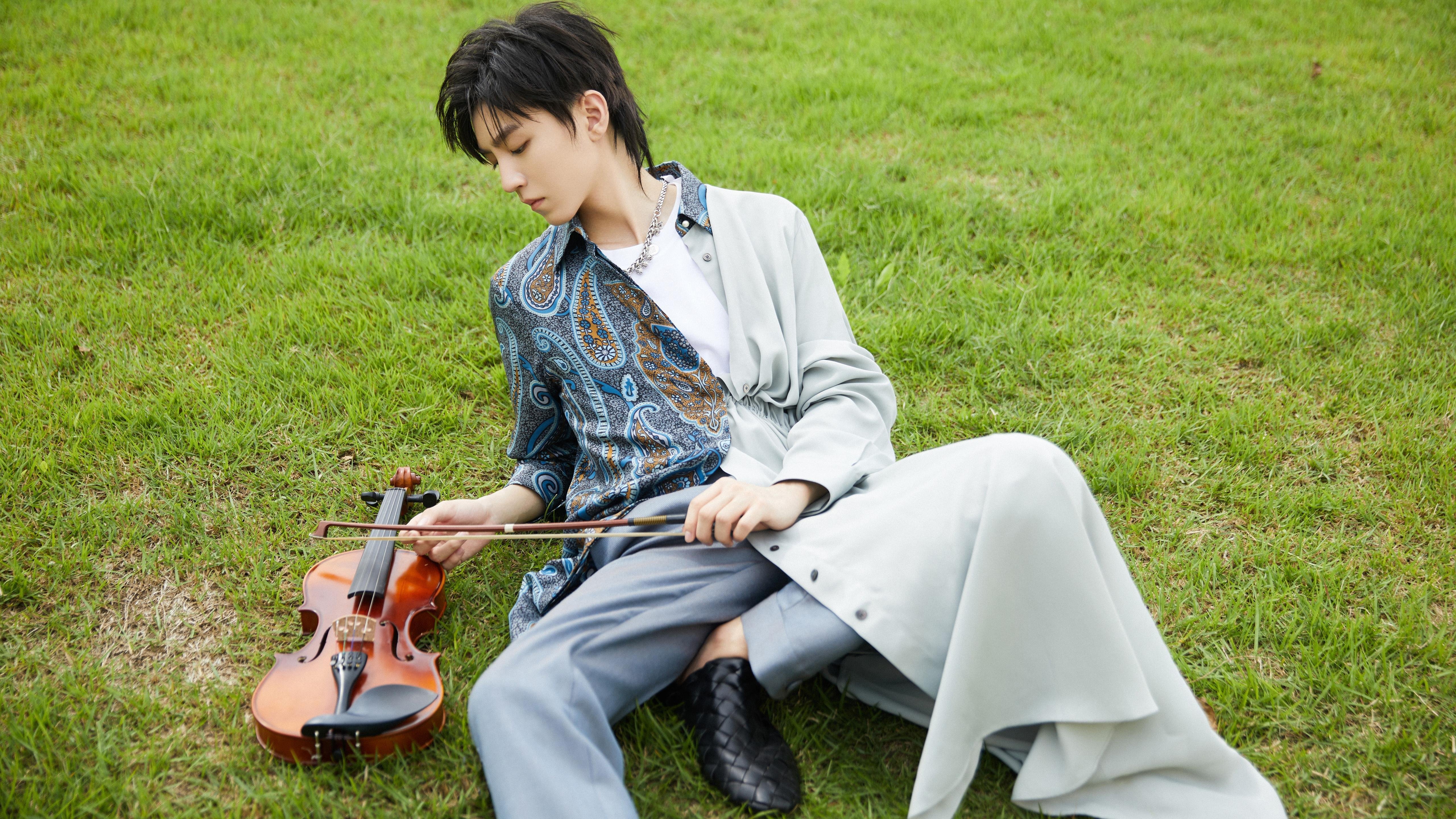 黄蜂压哨绝杀，德甲争冠悬念再起！深圳队憾负背后的战术博弈